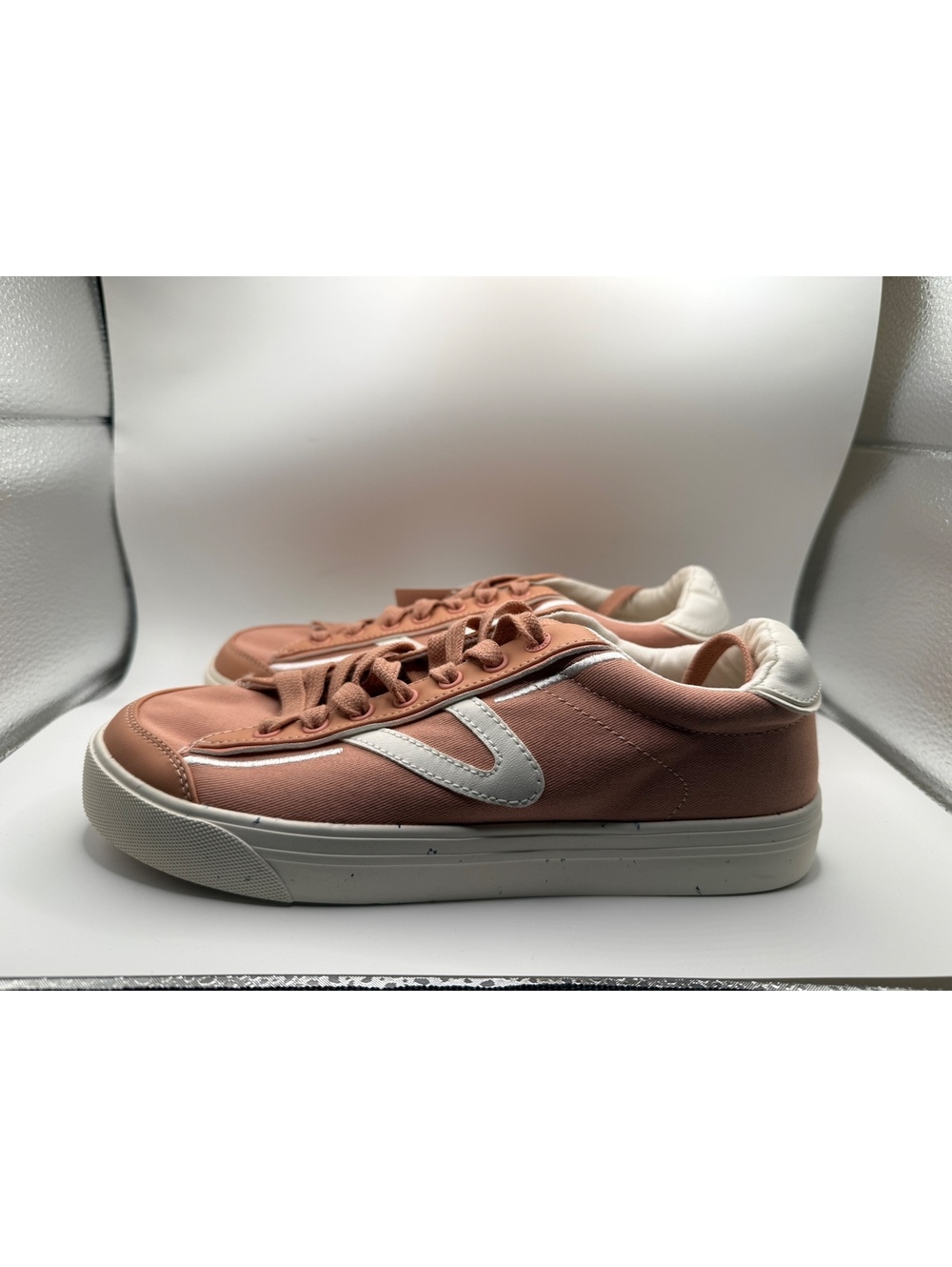 Tretorn Hopper Women’s 7.5 Sneaker